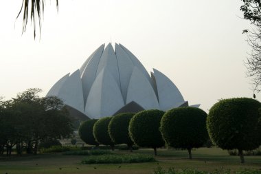 Lotus Temple Bahçe aracılığıyla