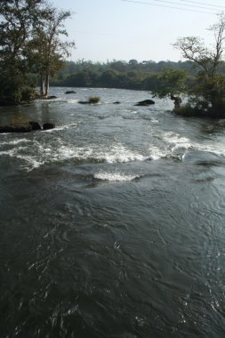 sular altında Nehri