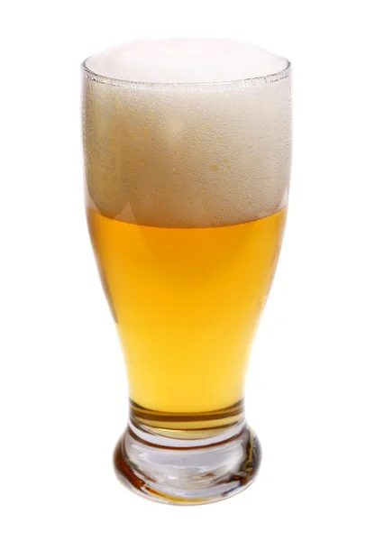 Piwo jest w szkle — Zdjęcie stockowe