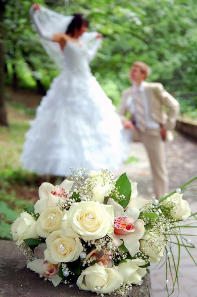 Wedding bouquet on a foreground — Stock Photo, Image