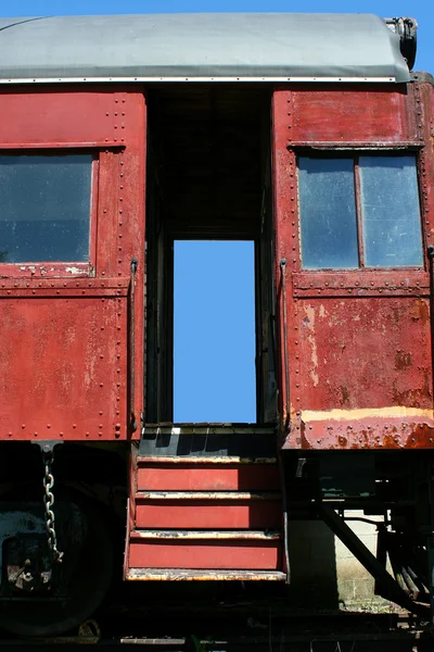 Старый пассажирский вагон — стоковое фото