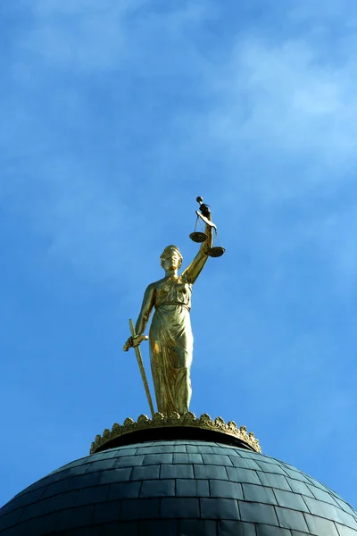 Lady Justice statue against blue sky — Stock Photo, Image