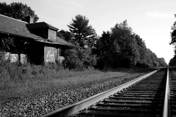Estação ferroviária abandonada — Fotografia de Stock
