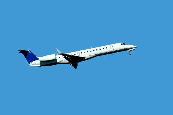Passagerare jet plan landning — Stockfoto