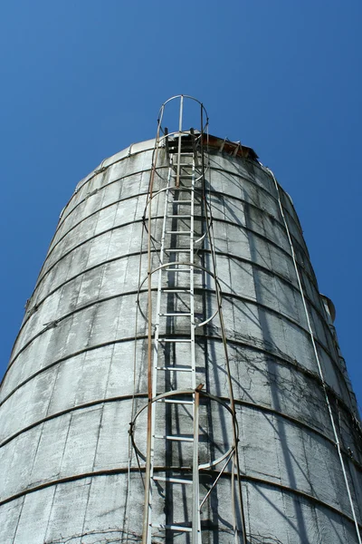 Looking up a grain silo — Stock Photo, Image