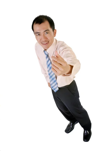 Улыбающийся азиатский бизнесмен — стоковое фото
