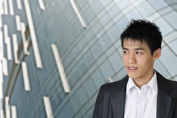 Asiático homem de negócios olhar — Fotografia de Stock