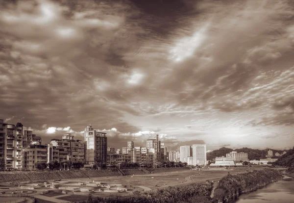 Dramatic landscape of city — Stock Photo, Image