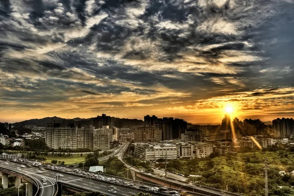 Stadtkulisse des Sonnenuntergangs — Stockfoto