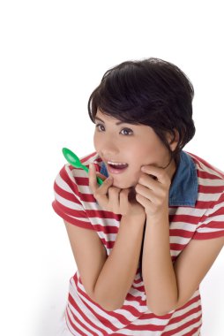 çorba ile heyecan verici ifade ile kız