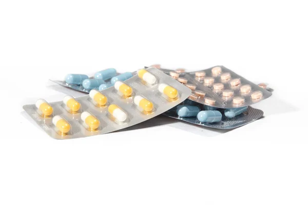 Фармацевтические препараты, выделенные на белом — стоковое фото