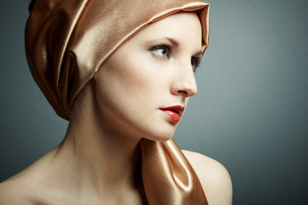 Портрет молодой девушки
