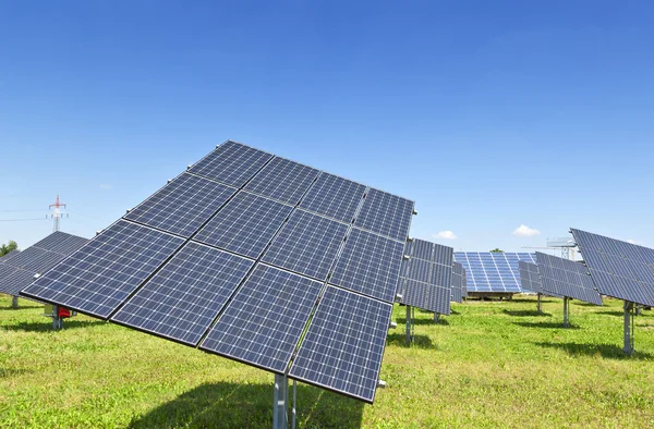 Solární elektrárny — Stock fotografie