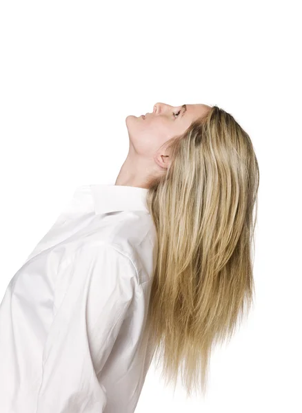 Frau schwingt ihre Haare — Stockfoto