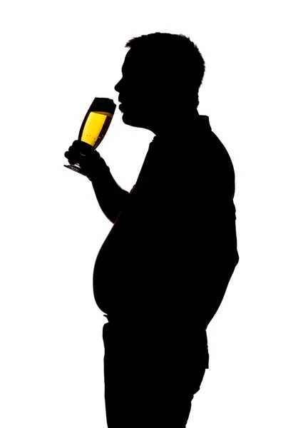 Homme buvant de la bière — Photo