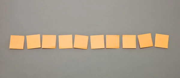 Adhesive Notes in a row — Φωτογραφία Αρχείου