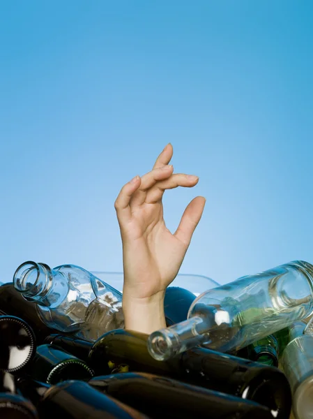 In Glasflaschen vergraben — Stockfoto