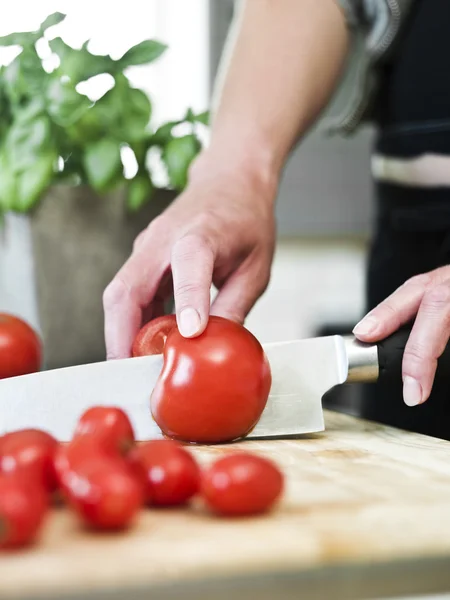 Découpe de tomates — Photo