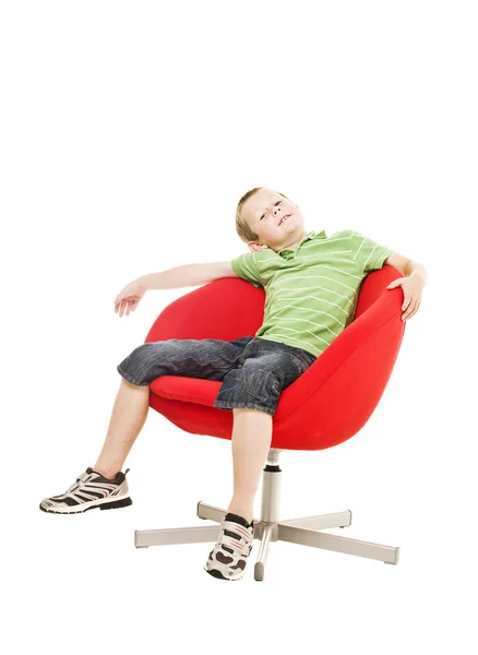 Kleiner Junge im Sessel — Stockfoto