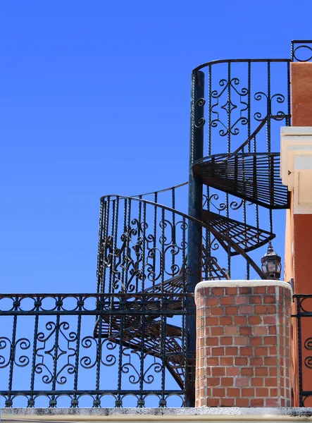 Escadaria em espiral de ferro forjado — Fotografia de Stock