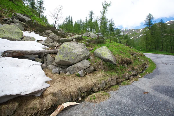 Carretera en Suiza Alpes —  Fotos de Stock
