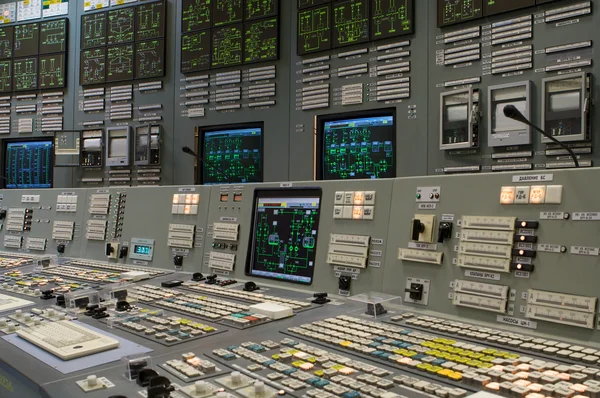 Зал управления - атомная электростанция — стоковое фото