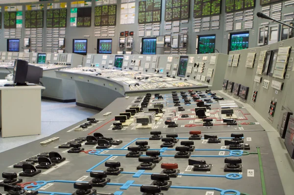 Зал управления - атомная электростанция — стоковое фото