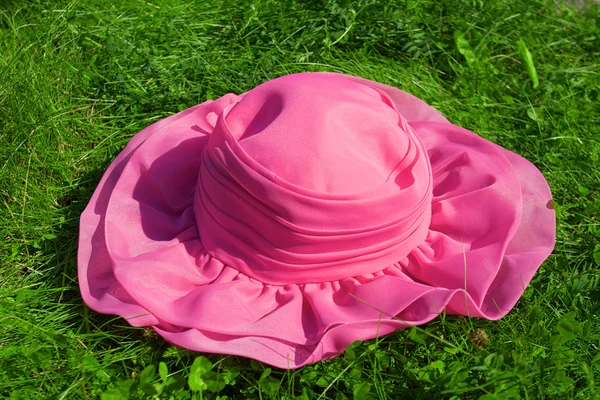 Рожевого капелюсі — стокове фото