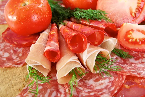 Carne fumada e salame — Fotografia de Stock