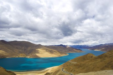 Yamdrok river, tibet clipart