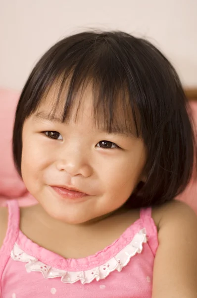 一个小小的亚洲女孩的肖像 — 图库照片