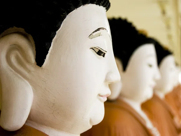 Fila di Buddha — Foto Stock