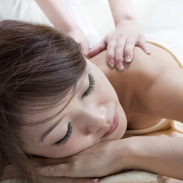 Back massage — Stock Photo, Image