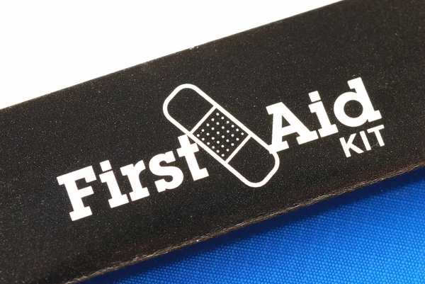 Макровзгляд на слова First Aid Kit — стоковое фото