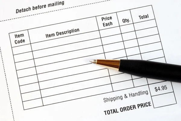 Wypełnić pozycje zakupu w formularzu zamówienia — Zdjęcie stockowe