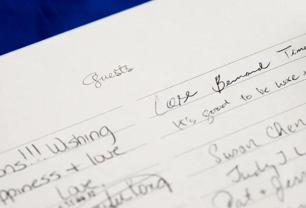 婚礼来宾签名簿上蓝色隔离 — 图库照片