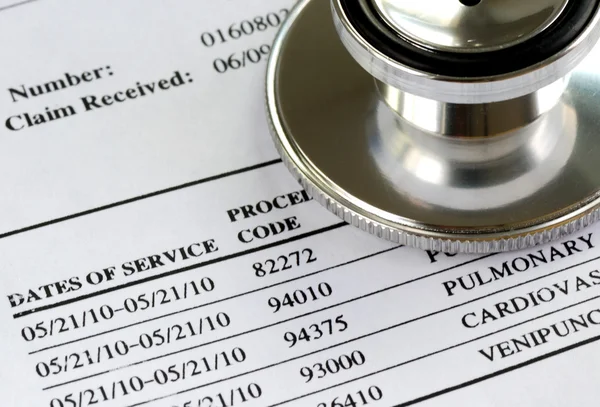 Bill från läkare begreppen stigande medicinska kostnaderna — Stockfoto