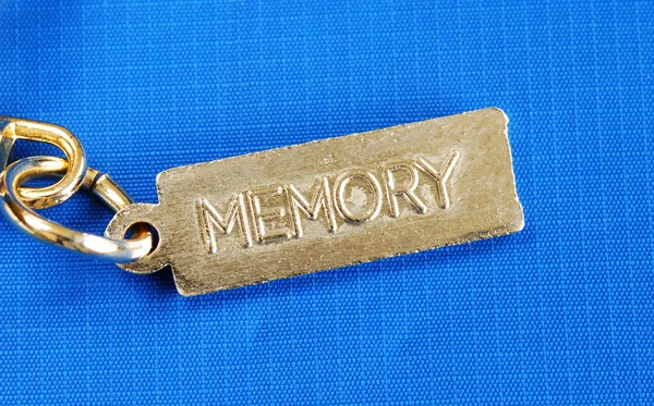 Брелок со словом Память концепции слабоумия или потерянной памяти — стоковое фото