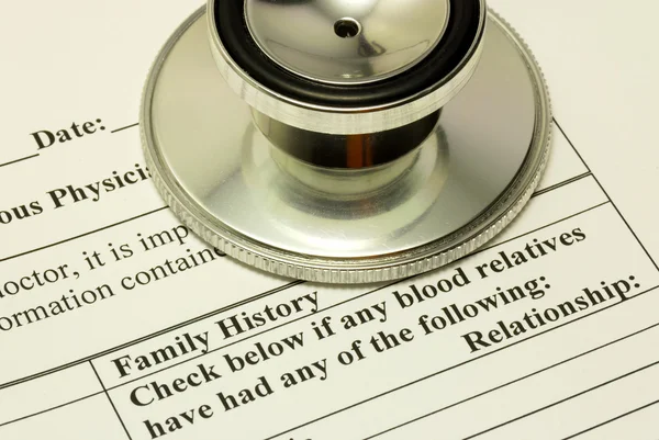 Filling the Family History section in the medical history questionnaire — Stock Photo, Image