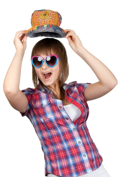 Mooi meisje glimlacht in sunglasseses — Stockfoto
