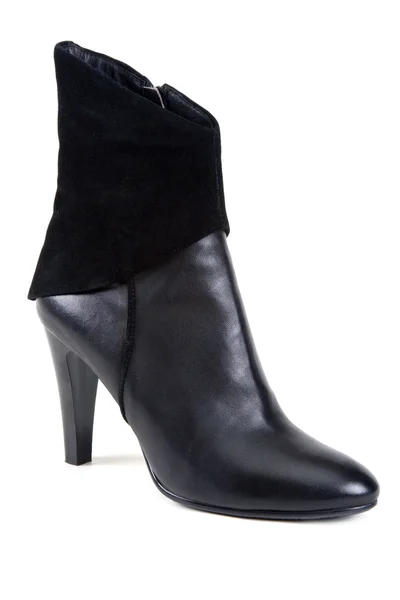 Sapato feminino de couro preto — Fotografia de Stock