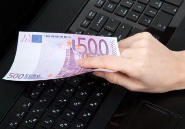 kadınsı el 500 euro