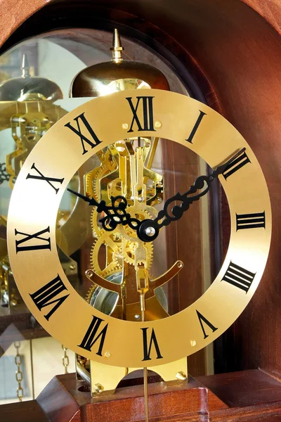 Reloj analógico —  Fotos de Stock