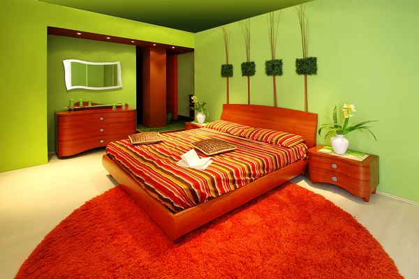 緑の寝室のインテリア — ストック写真