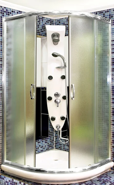 玻璃淋浴器 — 图库照片