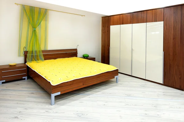 Dormitorio de madera — Foto de Stock