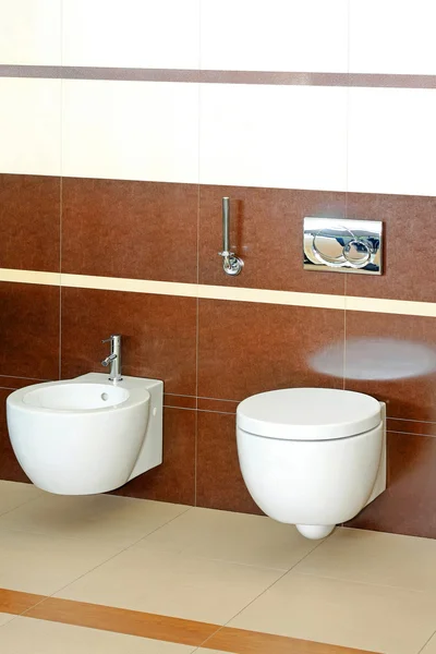 Kahverengi tuvalet açı — Stok fotoğraf