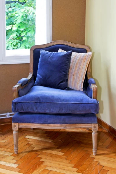 蓝色扶手椅 — 图库照片