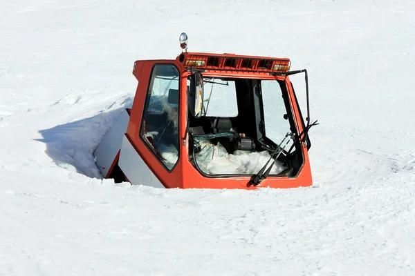 Máquina ligada à neve — Fotografia de Stock