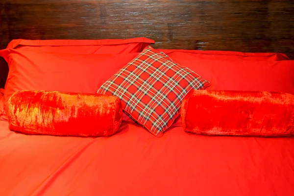 Kırmızı yatak — Stok fotoğraf